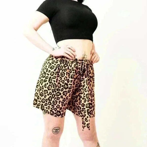 Simply Southern Cheetah Leopard Print Baggy Shorts - Picture 1 of 6